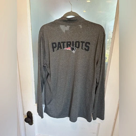 New England Patriots Men’s Large 1/4 Zip - Picture 3 of 4